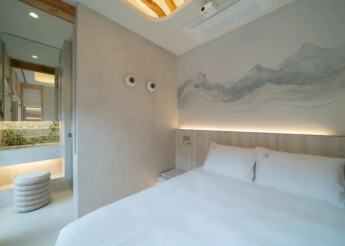 Luxury Hanok Danji Villa *